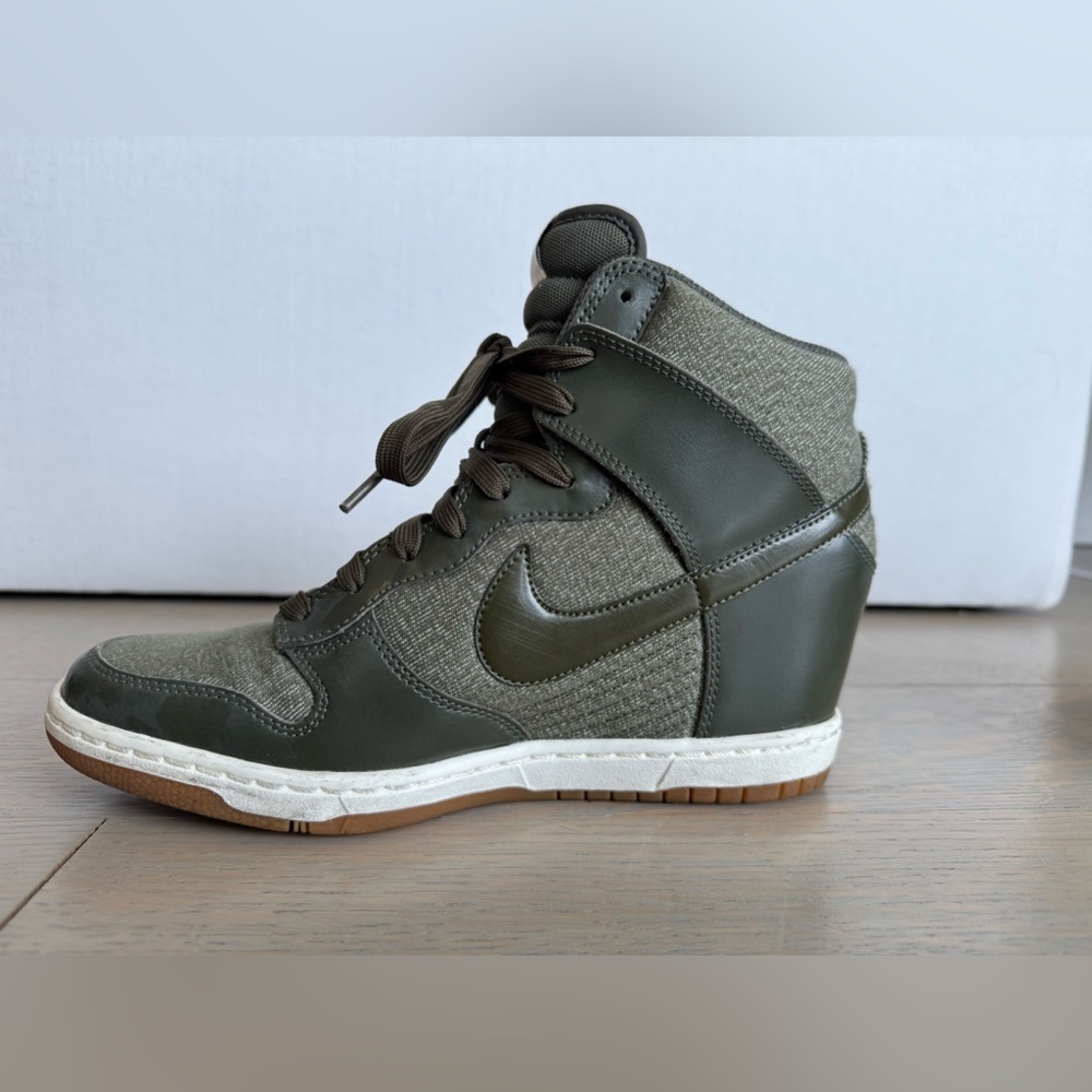 Nike Sky High Dunk